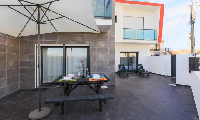 Baleal Apartment | Relaxing Oceanfront Retreat: Vitamin Sea, The Terrace Apartment