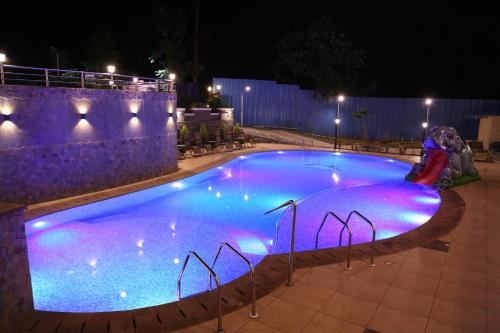 Khatri Park Housing Society Hotel | Relax at Sukkur Bhavan's SB Resorts & Lawns with Pool Access