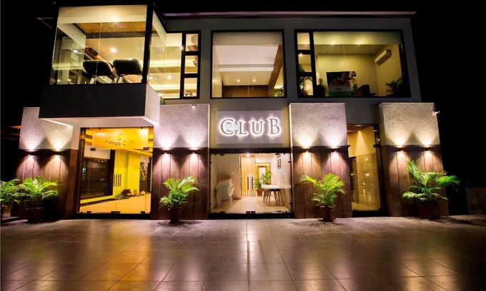 Ankleshwar Hotel | Relax at VITS Shalimar Ankleshwar with Pool and Spa