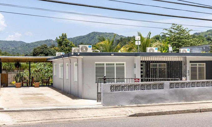 Salto Abajo House | Viví River Nest, Central, Gated Parking!