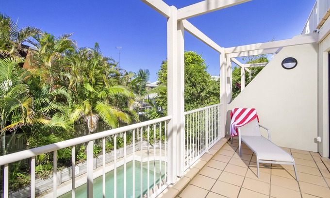 Sunshine Beach Apartment | Viva la Sunshine: Rooftop Pool & Oceanfront Views Await