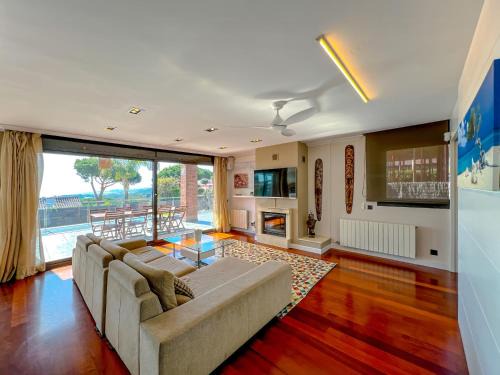 Caldes d'Estrac Villa | Discover Vivalidays Villa Amatista: Oceanfront Family Retreat
