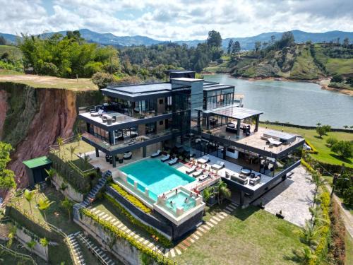 El Penol Resort | Paradise Awaits at Vivanti Resort - Rated 9.3/10!