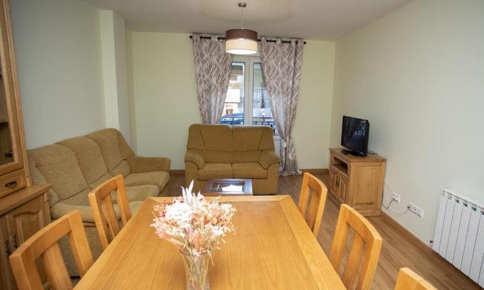 Sarria Apartment | Family-Friendly VIVAVI piso with Exceptional 9.8 Rating
