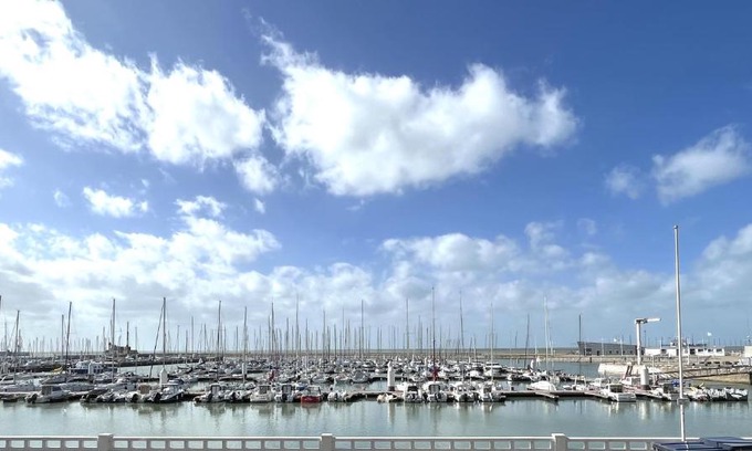 Downtown Le Havre Apartment | Discover Vivez le Port de Plaisance - Oceanfront Retreat