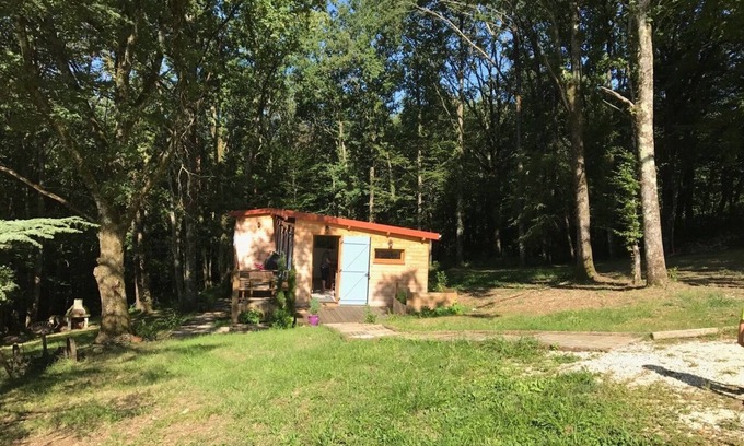 Saint-Raphael Ski Chalet | Experience a Unique Family Retreat in Perigord Vert