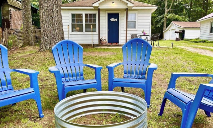 Kalkaska Cabin | Vivian's Cabin - Super Cute Lakefront Cabin with Private Dock!