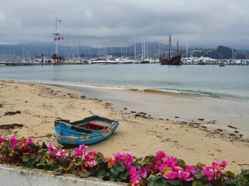 Baiona Old Town House | Historic Baiona Stay with Ocean Views and Pet-Friendly Perks