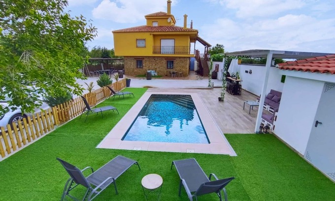 Cogollos de Guadix House | Relax at Vivienda Turistica "El Coberteras" with Pool & BBQ
