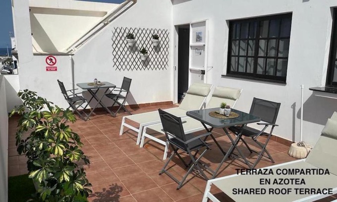 Puerto de las Nieves Apartment | Oceanfront Escape at Vivienda Vacacional Tienda Loly