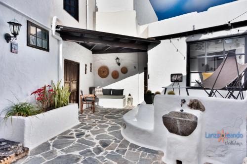 Teguise House | Discover Oceanfront Comfort at El Patio de Franky