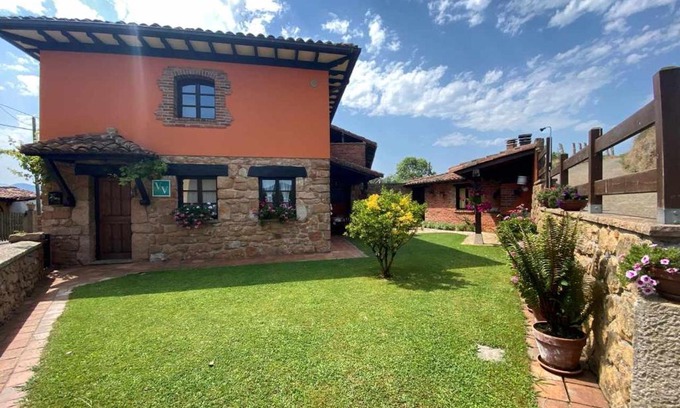 Parres House | Discover Vivienda Vacacional La Vara - Family-Friendly Retreat