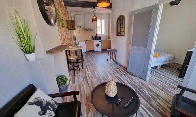 Saint-Mathieu Apartment | Stay Just Steps from the Palais - Pet & Child Friendly