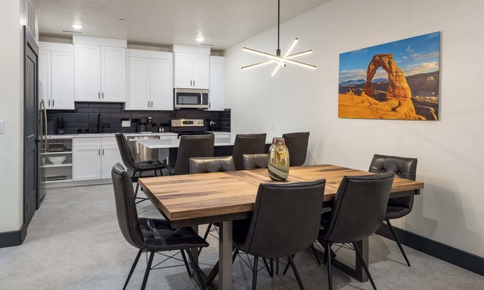 Moab South Valley Apartment | Experience Vizcaya #9: Moab's Premier Rental with Breakfast
