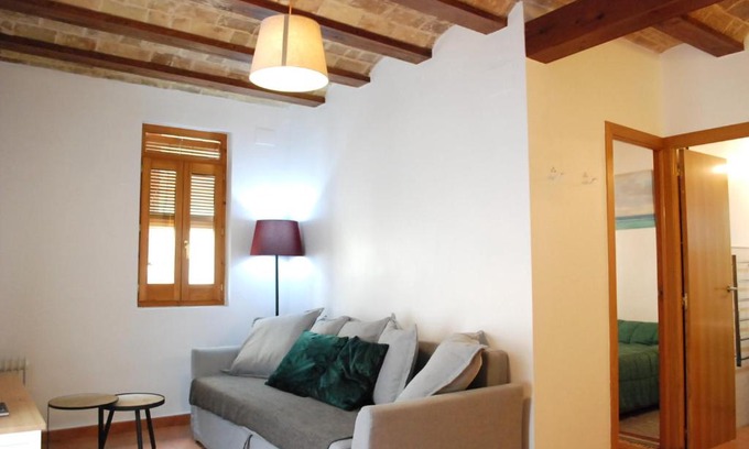 Barrio del Carmen Apartment | Vlc Apartaments: Pet-Friendly Comfort for Families