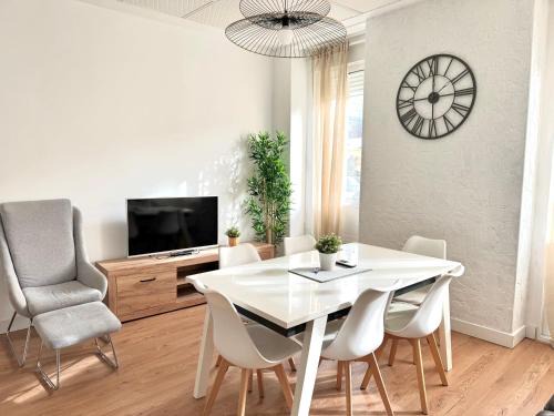La Roqueta Apartment | Family-Friendly 4-Star Vlc Center Apartment with Great Reviews