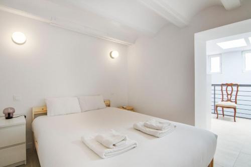 El Botanic Apartment | Discover VLC Host - Botànic Gardens: Family-Friendly Retreat