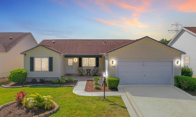 San Pedro Villas House | Immaculate Ranch: Pool, Kitchen & Ocean Views Await You
