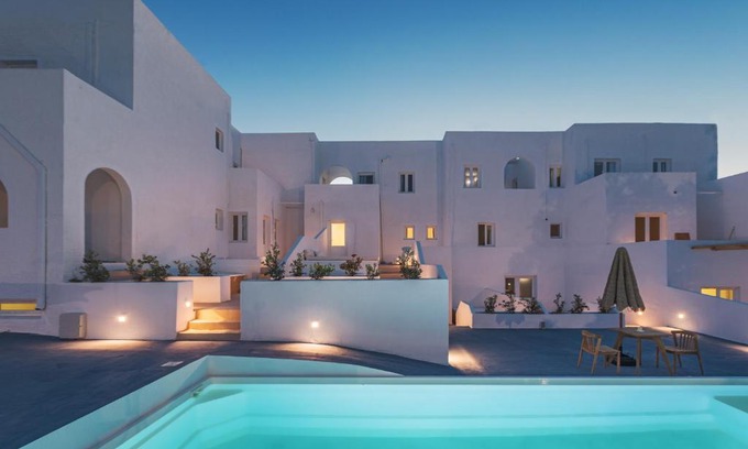 Kamari Hotel | Discover VOCA HOTEL & SUITES: Family-Friendly Retreat