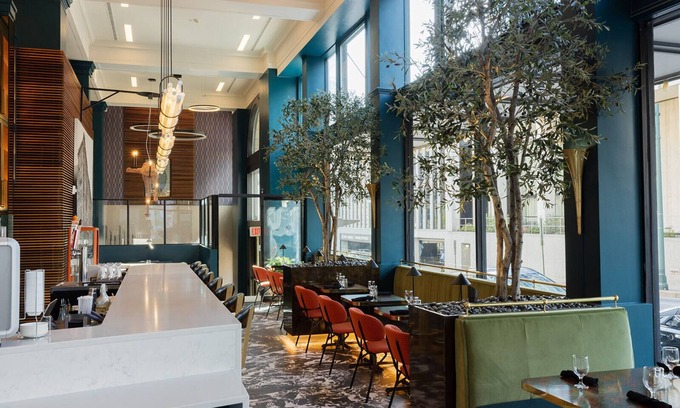 Downtown Memphis Hotel | Discover Hotel Napoleon Memphis: 4-Star Comfort Awaits