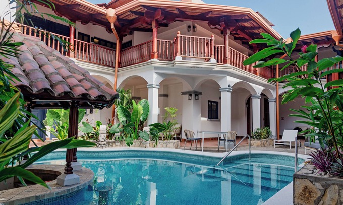 Granada Hotel | Discover Hotel Colonial Granada: Family-Friendly Retreat