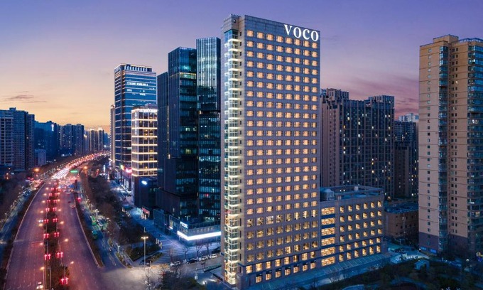 Weiyang Hotel | Discover voco Xian ETDZ: A 5-Star Family Retreat