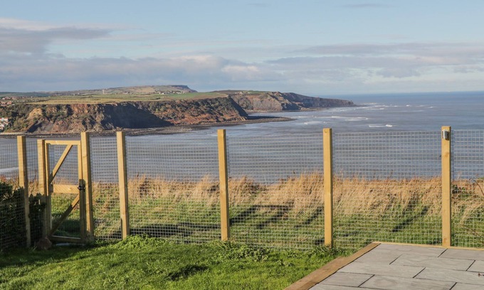 Whitby Cottage | Pet-Friendly VOEBROCH: Cozy Cottage with Ocean Views