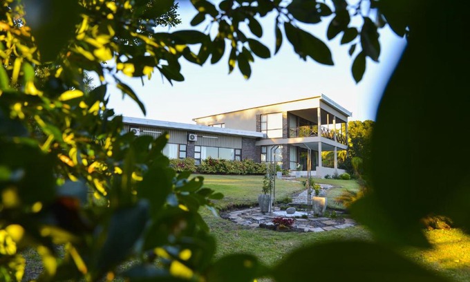 Albertinia House | Discover Voelroepersfontein: 9/10 Guest Rated Retreat