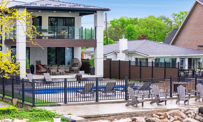 Leamington House | Vogue Vista Lake House Pool Closes Nov 1