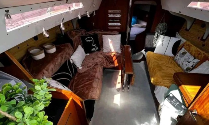 Le Ru Boat Rental | Seaside Escape at Voilier pour Rêveries marines