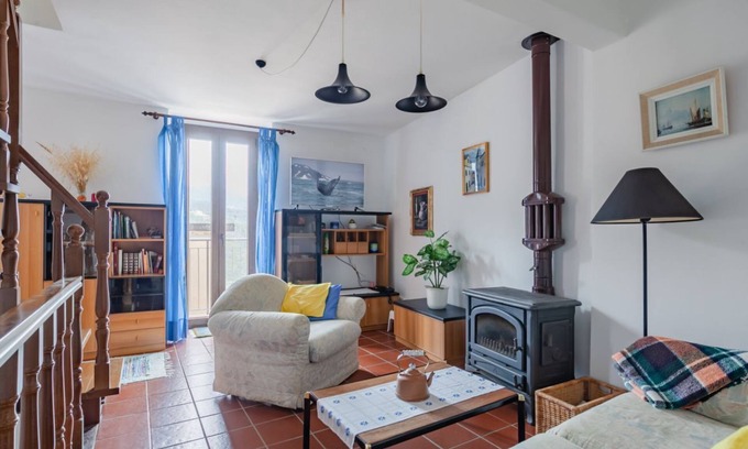 Volastra Apartment | Seaside Serenity: Volastra Cozy APT with Terrace