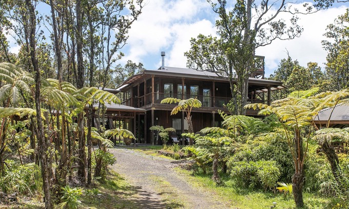 Volcano House | Experience Volcano Forest House Near National Park & Spa