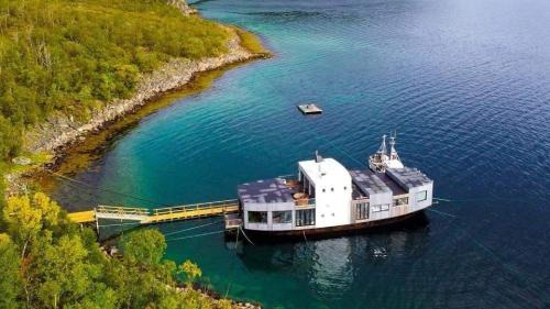 Kvaloya Villa | Experience Volda Floating Home: Oceanfront Retreat with Hot Tub