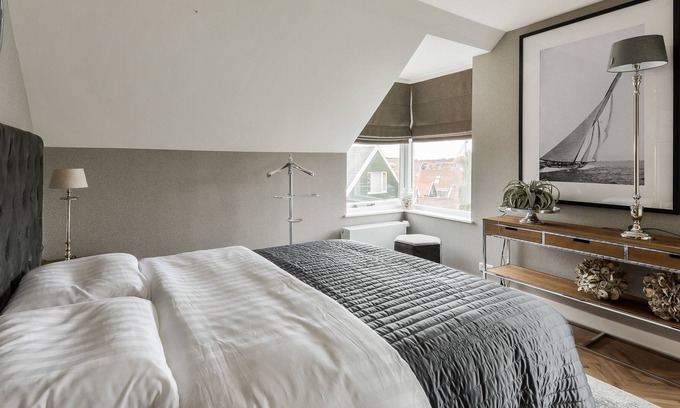 Volendam House | Volendam Old Bridge Residence (room 4)