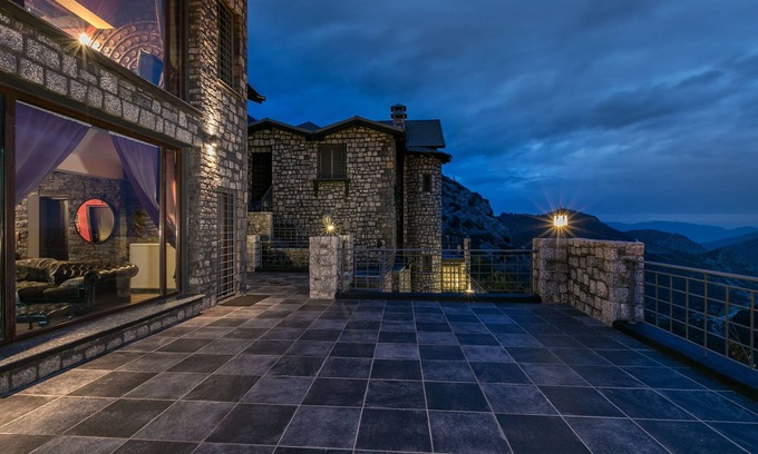Eptalofos Villa | Discover Volhon Mansions of Parnassos: Family-Friendly Retreat