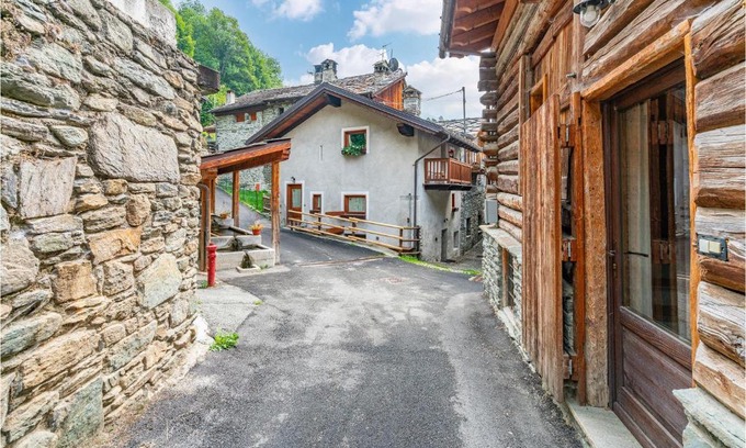 Vollon Apartment | Vollon: Guest Rated 8.3 with Pet & Child-Friendly Amenities