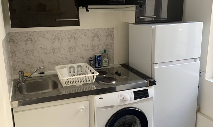 Saint-Quentin Apartment | Pet-Friendly Escape at Voltaire 4 Chez Adrien