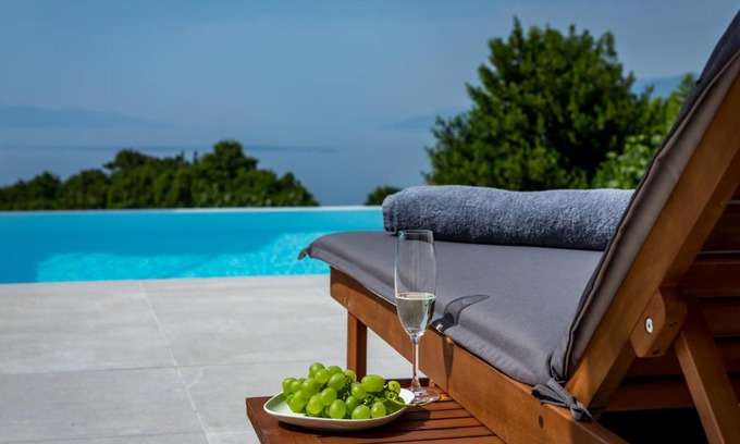 Sarsoni Apartment | Discover Vortex Apartment with Ocean Views in Opatija Riviera