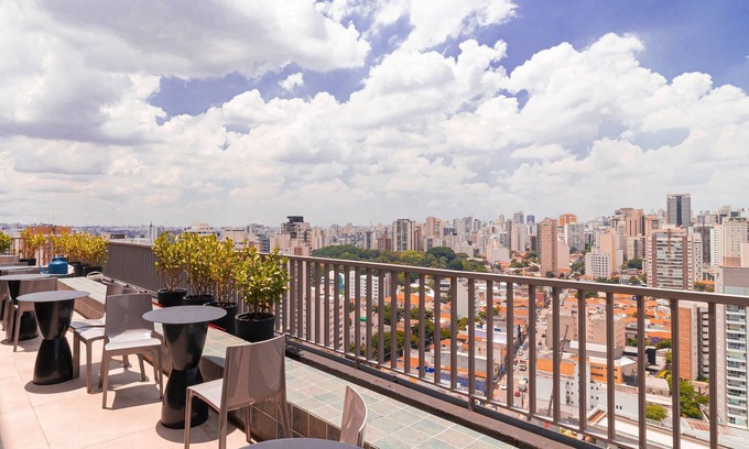 Perdizes Apartment | Discover Vossa Bossa Allianz: Top-Rated with Pool & Breakfast