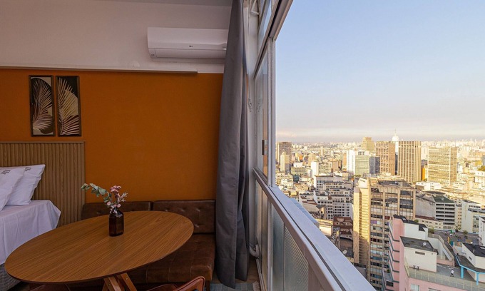 Republica Apartment | Pet-Friendly Vossa Bossa Copan with Kitchen Amenities