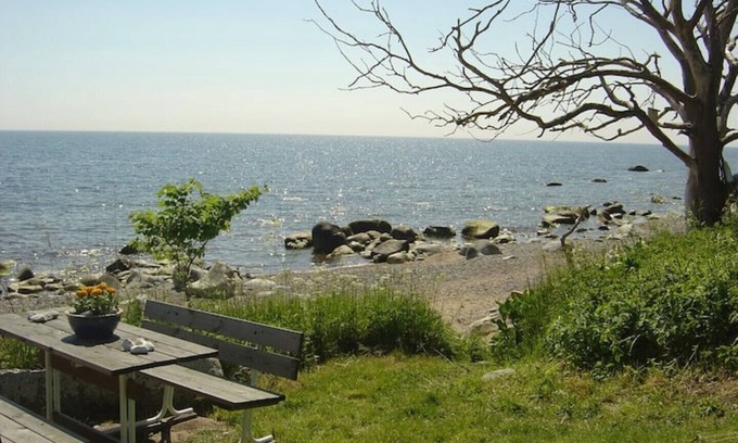 Svarte Apartment | Discover Vrbo Property: Family-Friendly with Breakfast Included