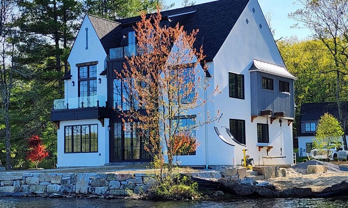 Winchendon Cottage | Top Rated Copley's Lakefront Cottage with Spa & Hot Tub