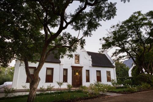 Simondium House | Discover Vrede en Lust Estate: Oceanfront Retreat Awaits