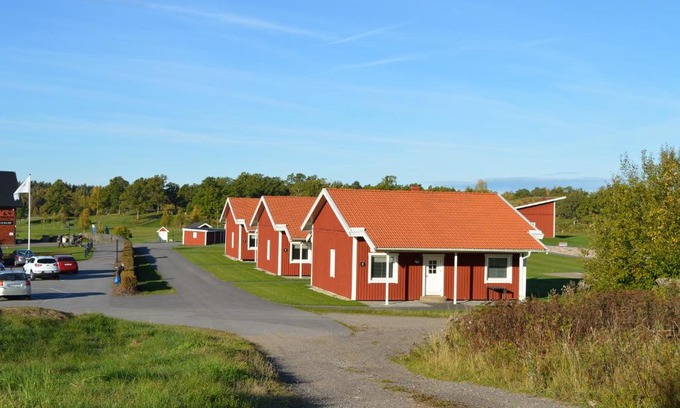 Ljungsbro House | Exceptional Vreta Kloster Golfklubb with Family-Friendly Amenities