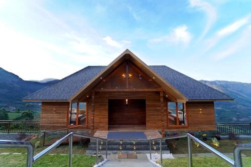 Kanthalloor House | Discover Vrindhavan Farm Suites: 4-Star Comfort Awaits