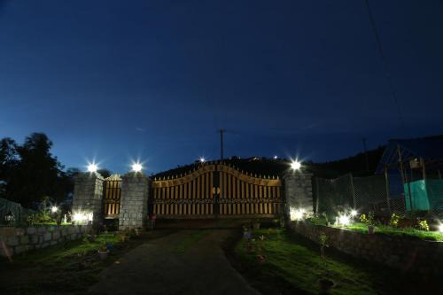 Kanthalloor House | Discover Vrindhavan Mist City Resorts: 4-Star Family Retreat