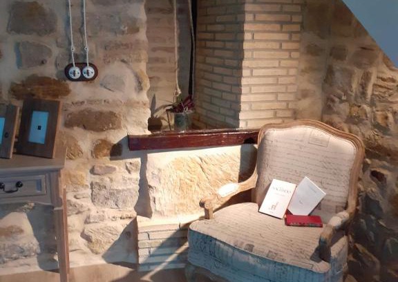 Old Town Baeza House | Experience VTAR Casa del AOVE: Poolside Family Retreat