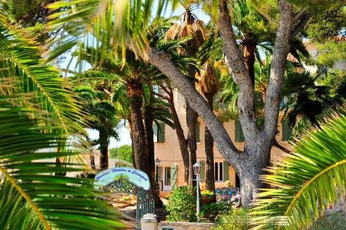 Bandol Hotel | Oceanfront VTF Clairefont: Family-Friendly with Great Views