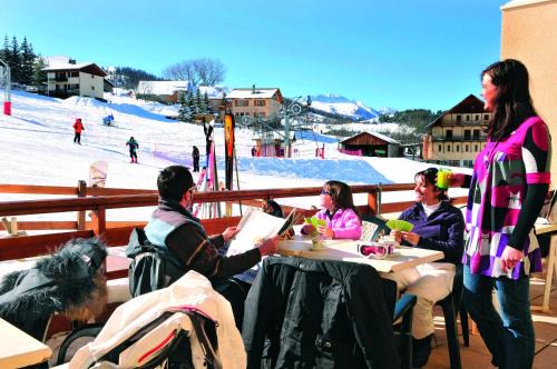 Le Sauze Hotel | Discover VTF Les Balcons du Sauze: Family-Friendly Retreat