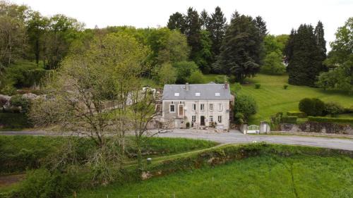 Bersac-sur-Rivalier House | Vue Du Vallon: Guest Rated 8.9 with Oceanfront Amenities